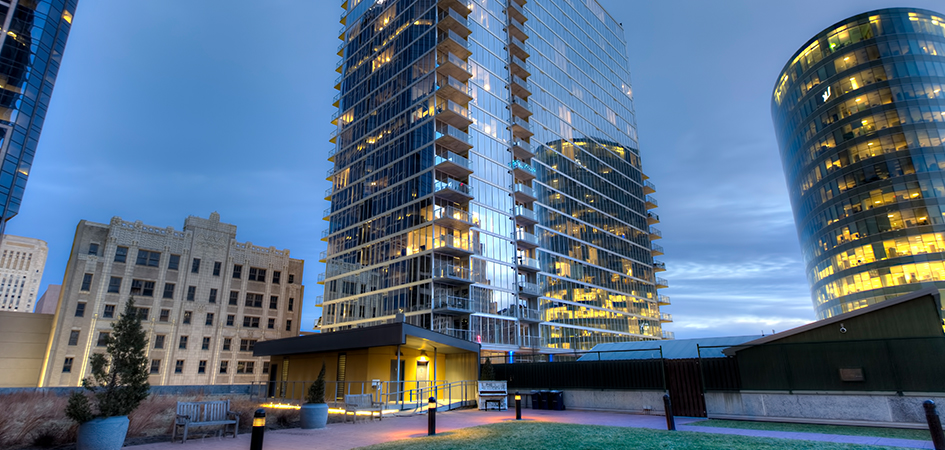 OneLight_Exterior_RooftopDogPark_945x450